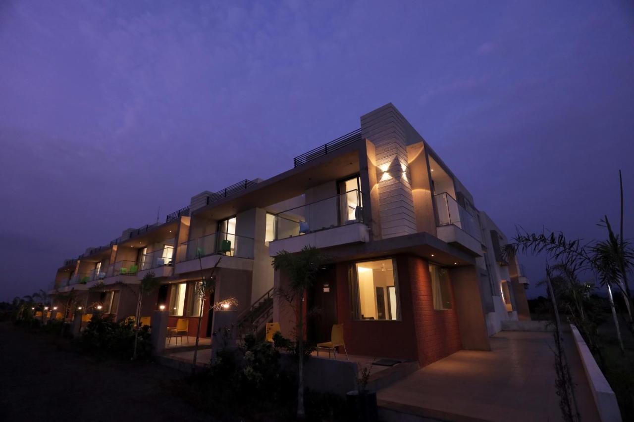Leena Resort Garudeshwar Bagian luar foto